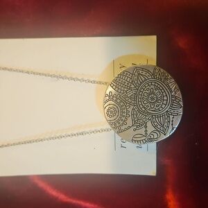 Elegant Silver Pendant Necklace